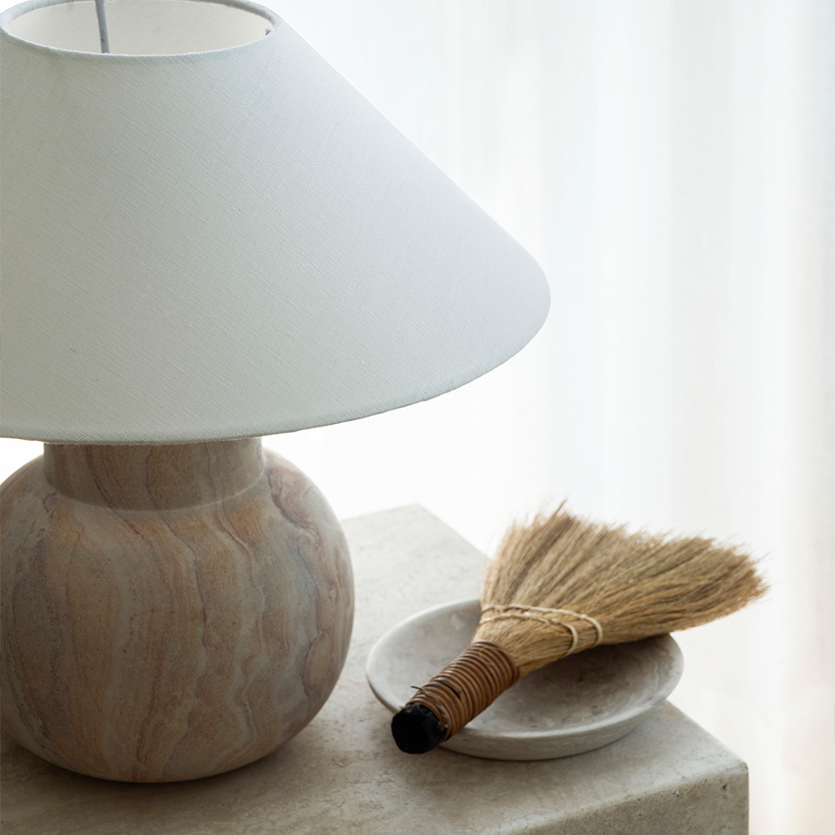 Pella Bordslampa Sandsten