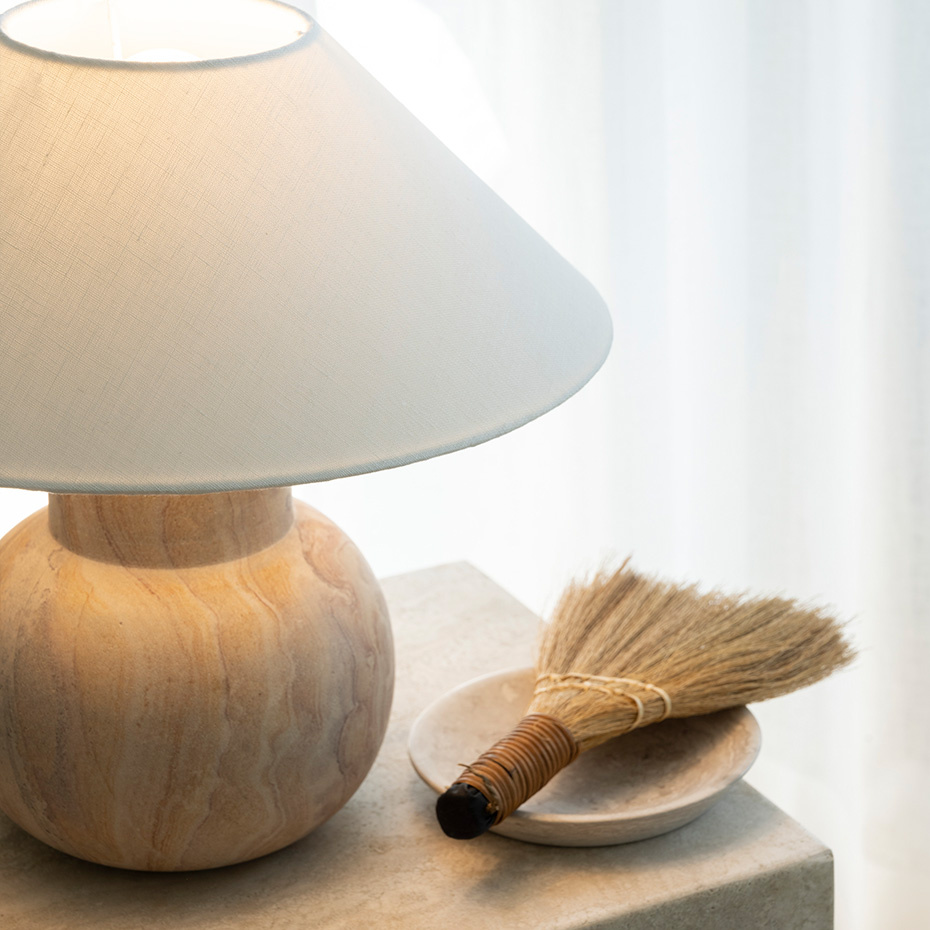 Pella Bordslampa Sandsten