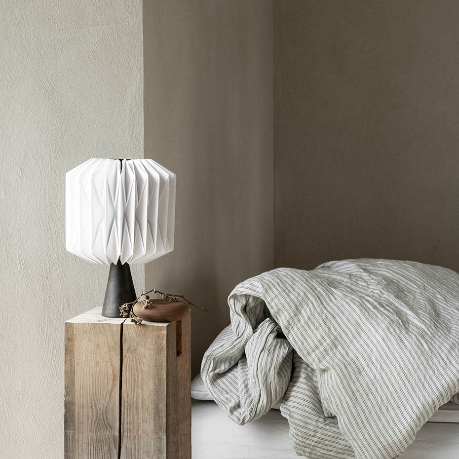 Fia Bordslampa Vit/Svart