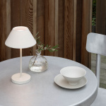 Teya Portabel Bordslampa Off-White Teya Portabel Bordslampa Off-White