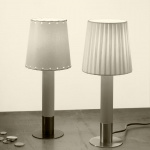 Básica Mínima Bordslampa Stitched Beige Parchment/Bronze Básica Mínima Bordslampa Stitched Beige Parchment/Bronze