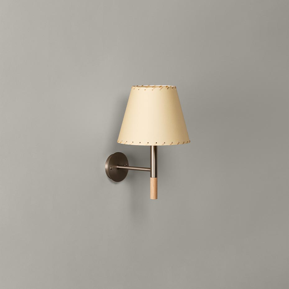 BC2 Vägglampa Stitched Beige Parchment