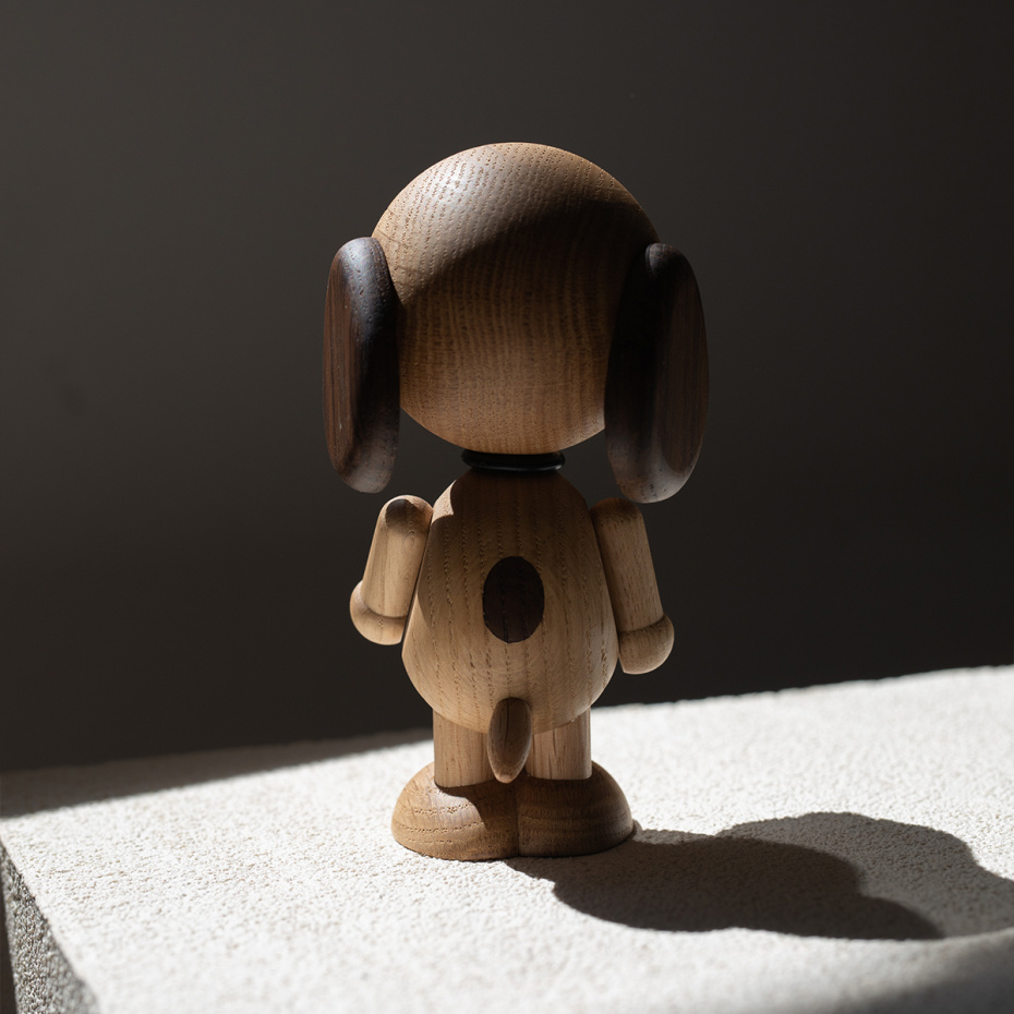 Peanut x Snoopy™ Small Smoked Oak