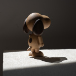 Peanut x Snoopy™ Small Smoked Oak Peanut x Snoopy™ Small Smoked Oak