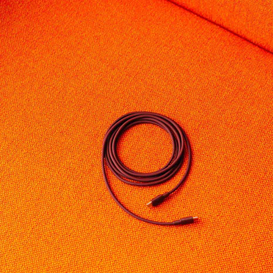 Cable 1 USB-C To USB-C (100W) 2m Bauhaus-Archiv Edition Mulberry Red