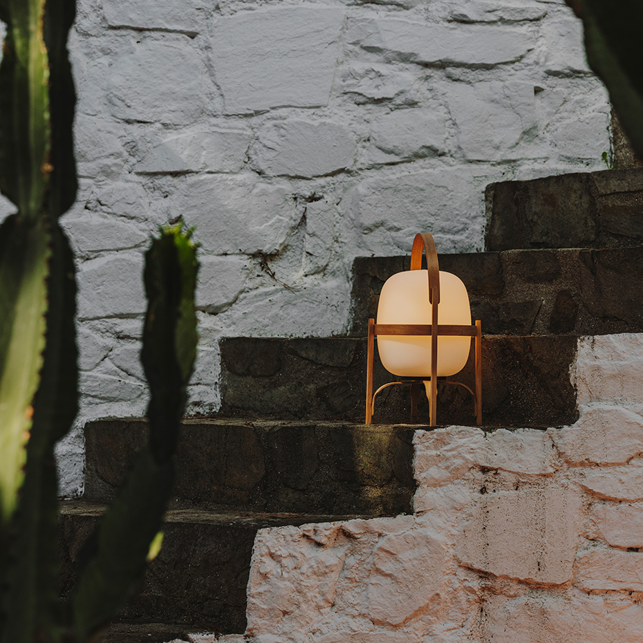 Cestita Bateria Bordslampa Opal Glass