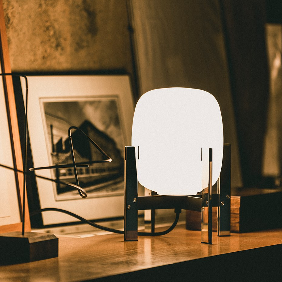 Cestita Metálica Bordslampa