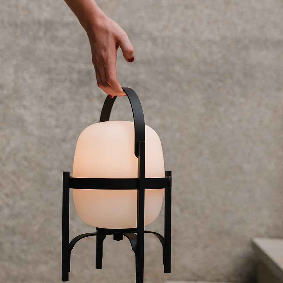 Cestita Alubat Bordslampa Black