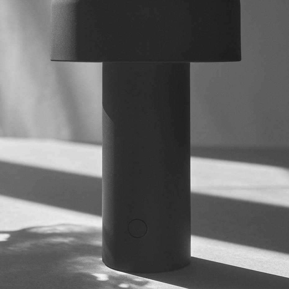 Bellhop Bordslampa Matt Black