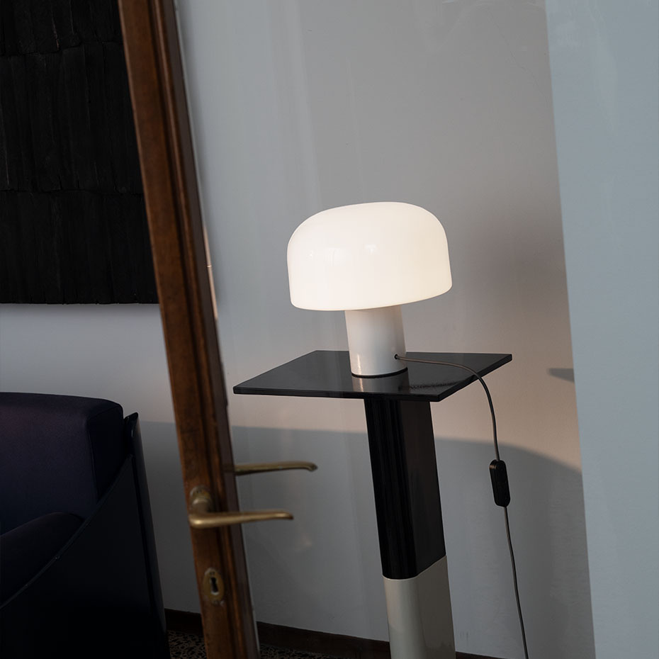 Bellhop Glass T Bordslampa White