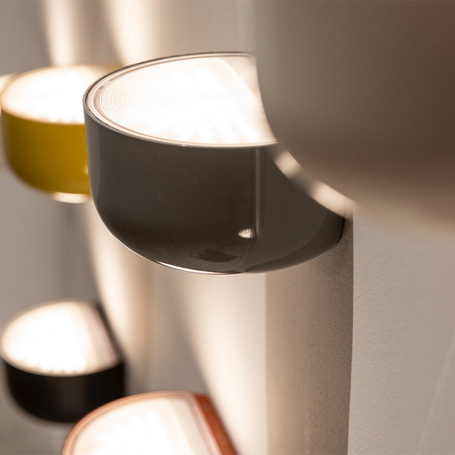 Bellhop Up Vägglampa Yellow IP44