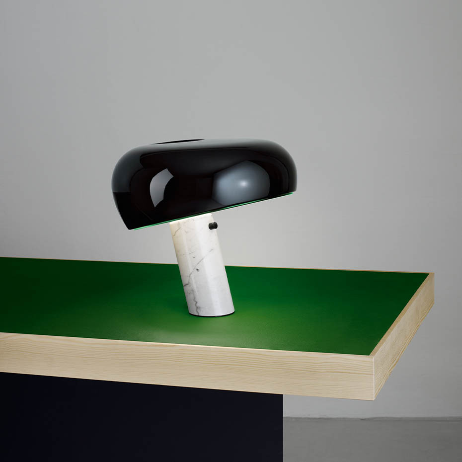 Snoopy Bordslampa Black