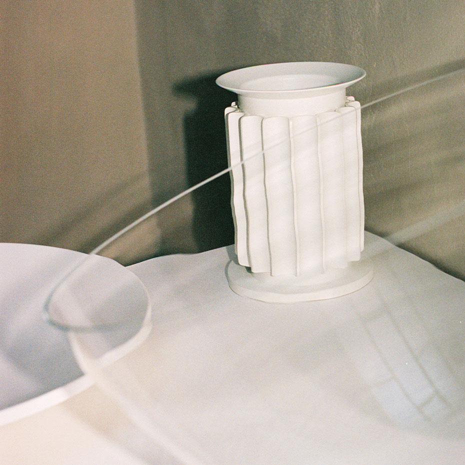 Taccia Bordslampa Small Matt White