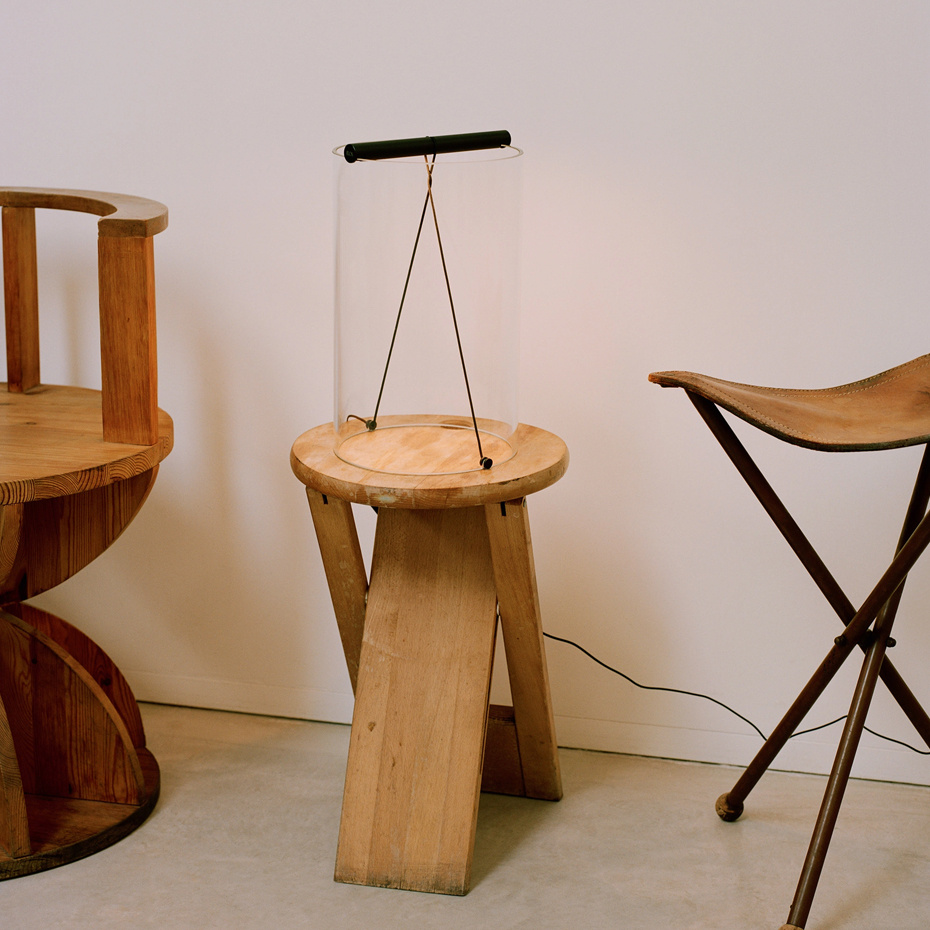 To-Tie T1 Bordslampa Matt Black