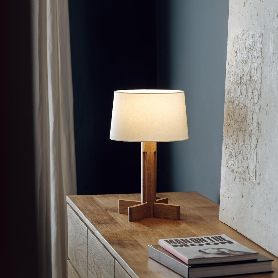 FAD Menor Bordslampa Natural Oak/White Linen
