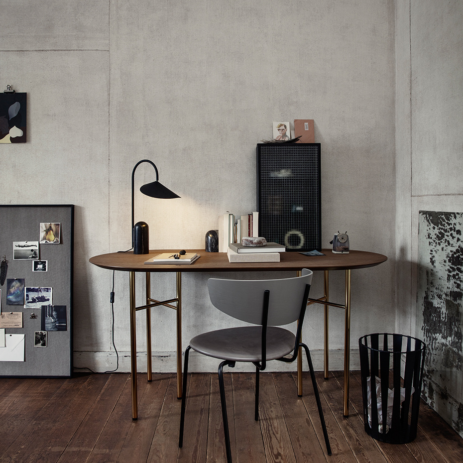 Arum Bordslampa Black