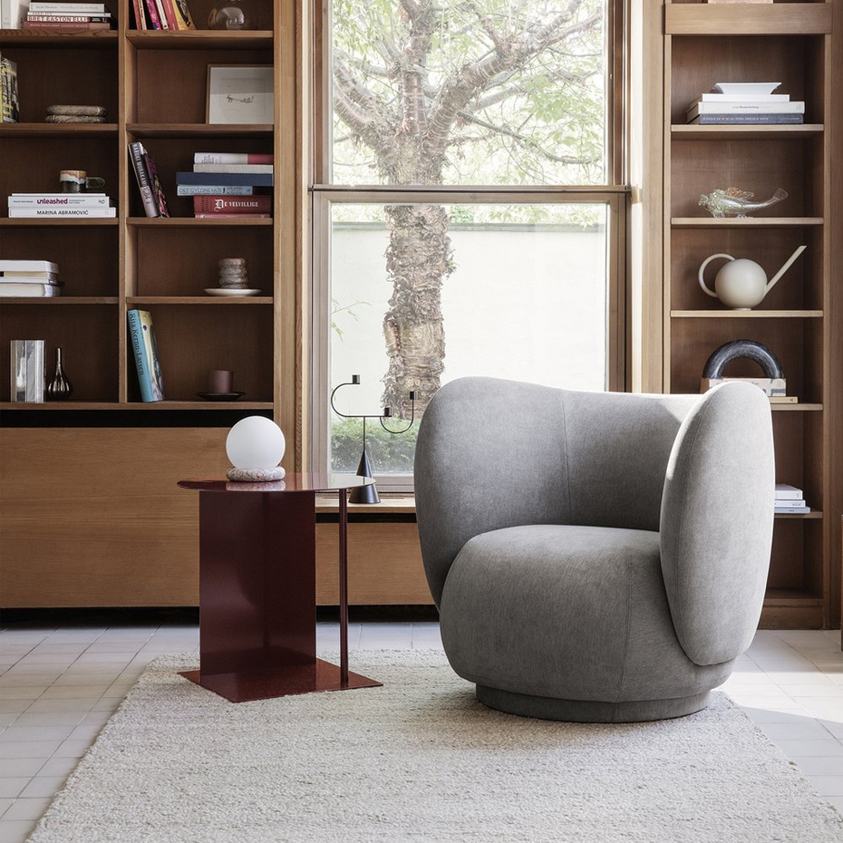 Avant Candelabra Black