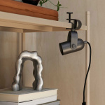 Ruuvi Klämlampa Blackened Iron Ruuvi Klämlampa Blackened Iron