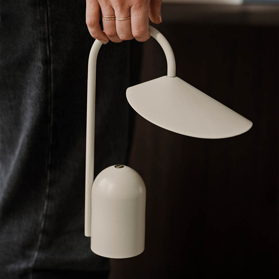 Arum Portable Bordslampa Cashmere