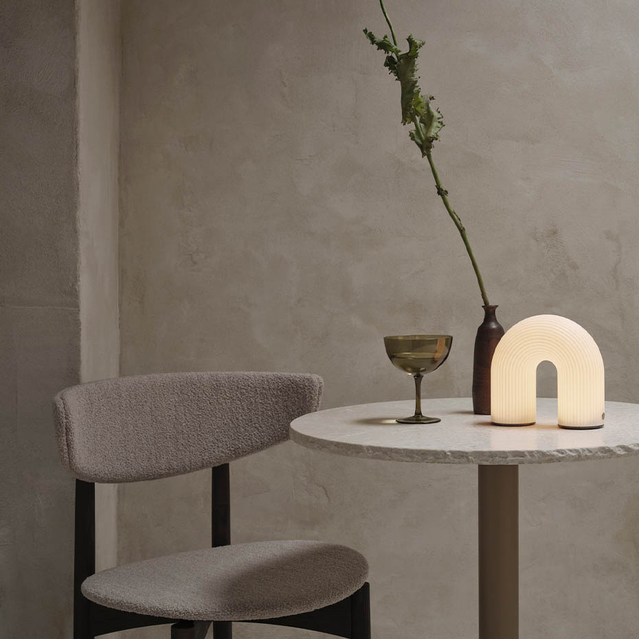 Vuelta Portable Bordslampa White