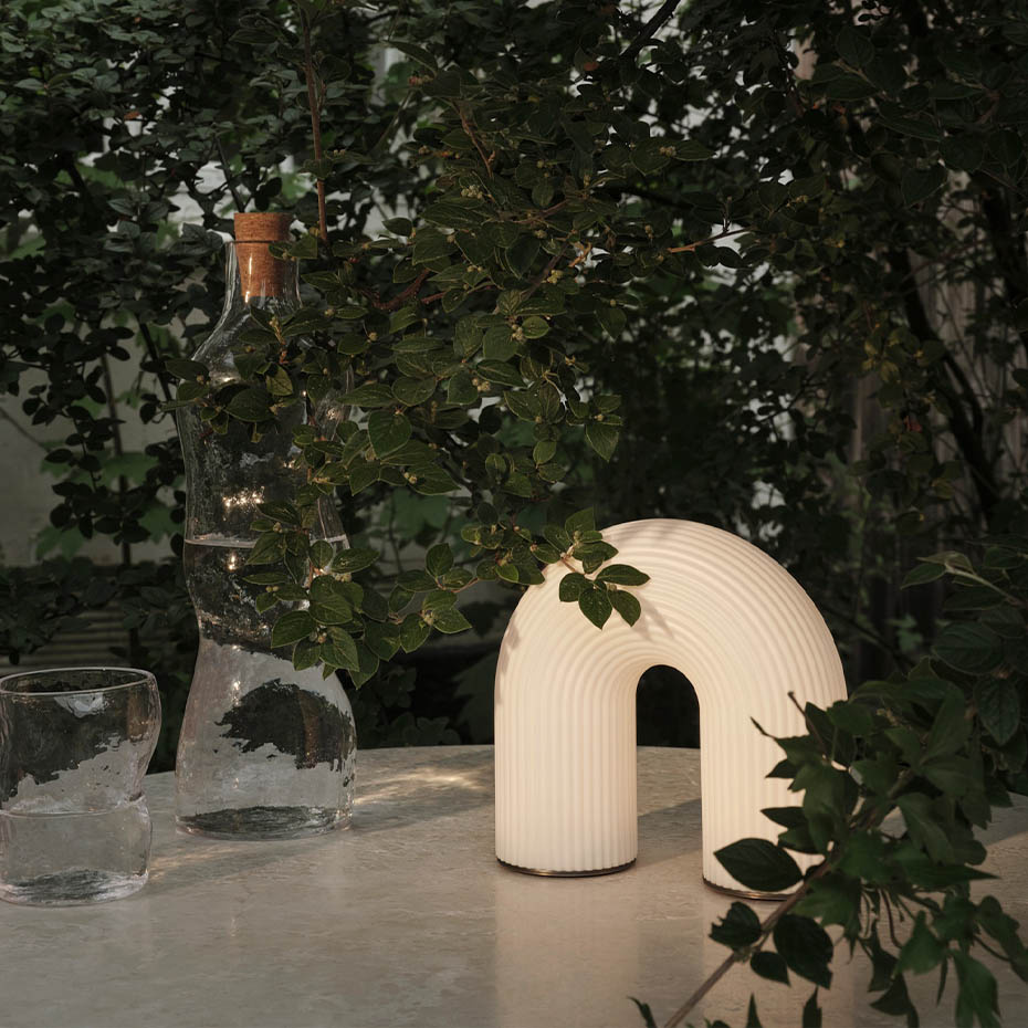 Vuelta Portable Bordslampa White