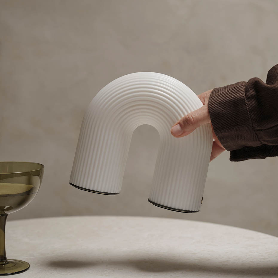 Vuelta Portable Bordslampa White