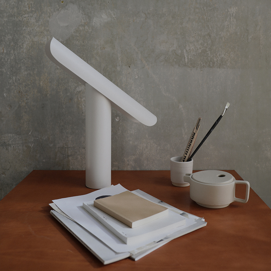 T-Lamp Bordslampa White