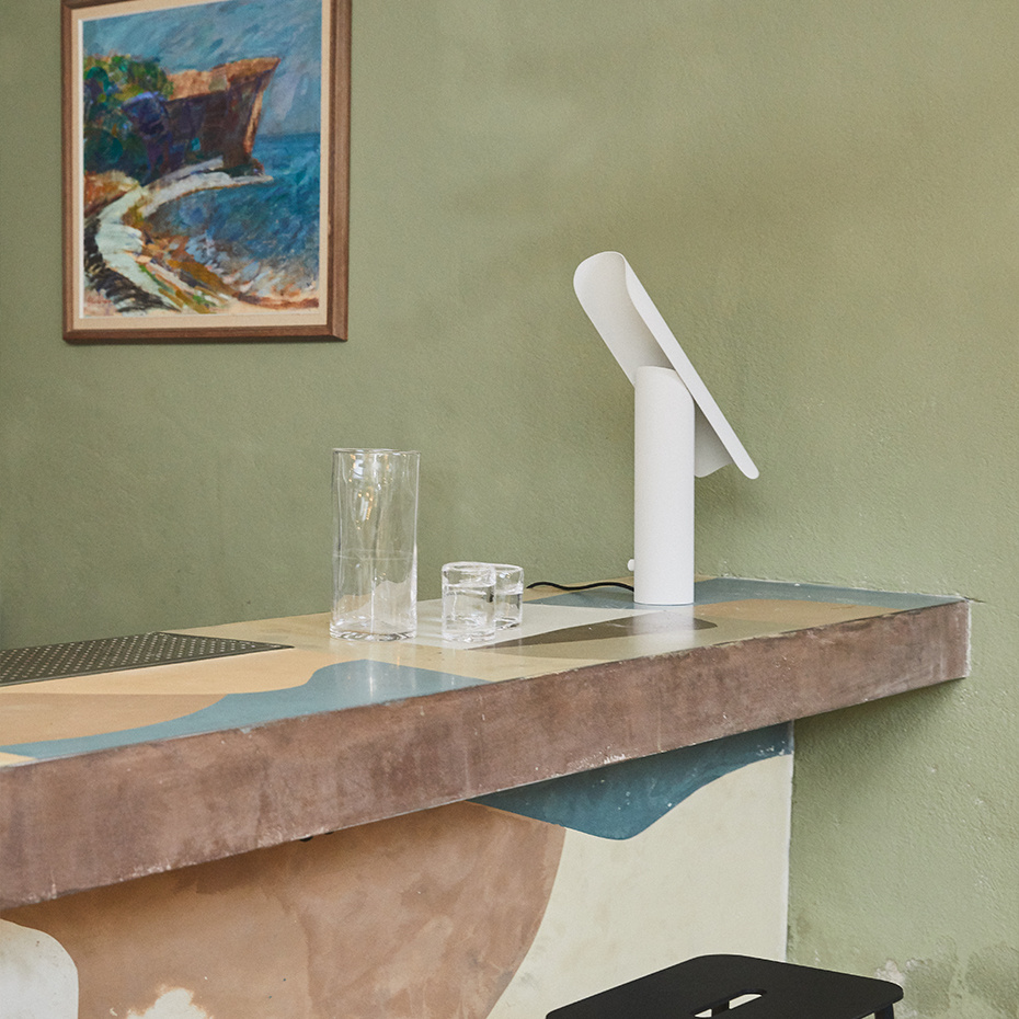 T-Lamp Bordslampa White