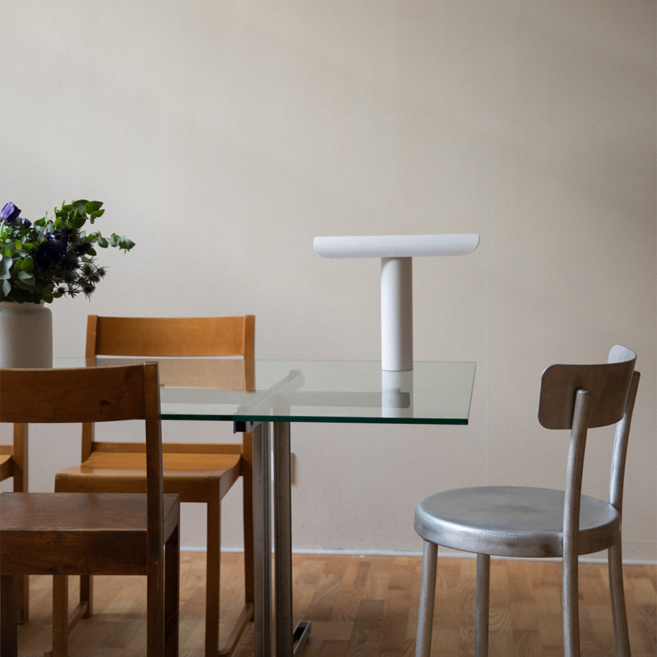 T-Lamp Bordslampa White