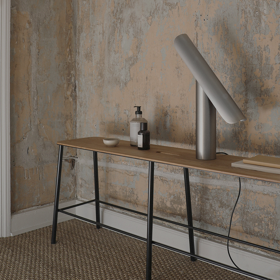 T-Lamp Bordslampa Brushed Steel