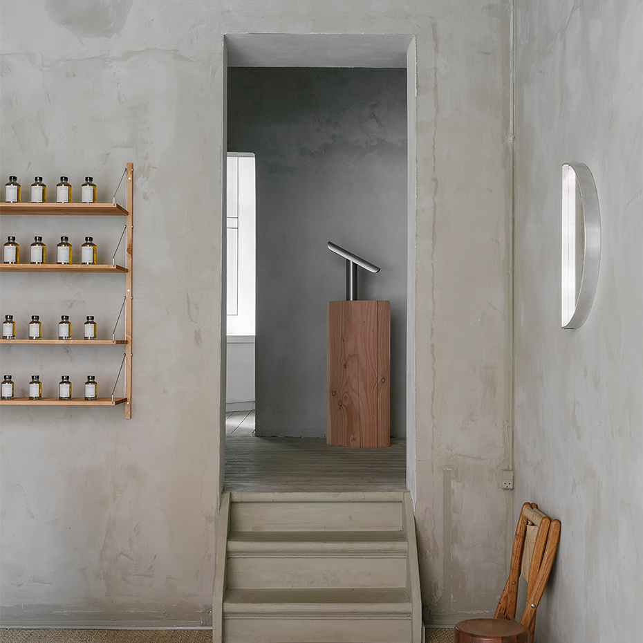 T-Lamp Bordslampa Brushed Steel