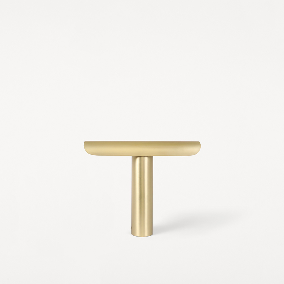T-Lamp Bordslampa Brushed Brass