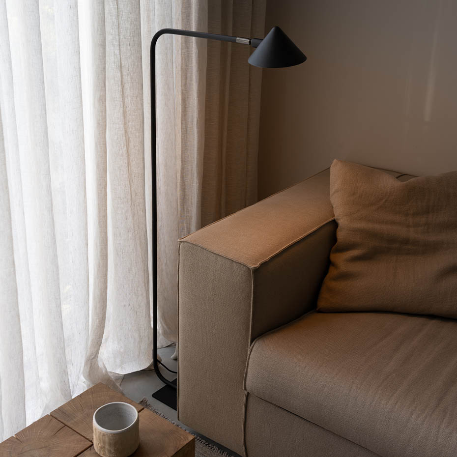 Kuro Golvlampa Matt Black