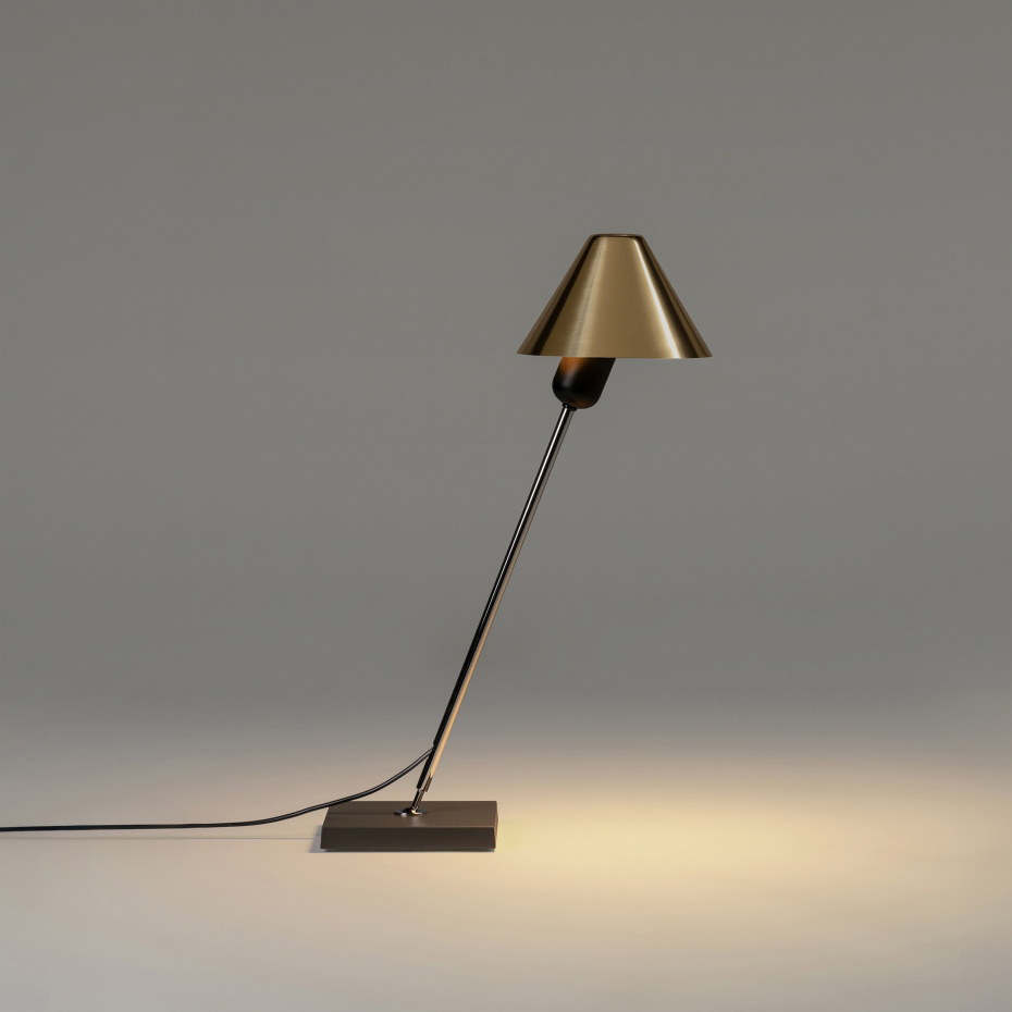 Gira Bordslampa Brass