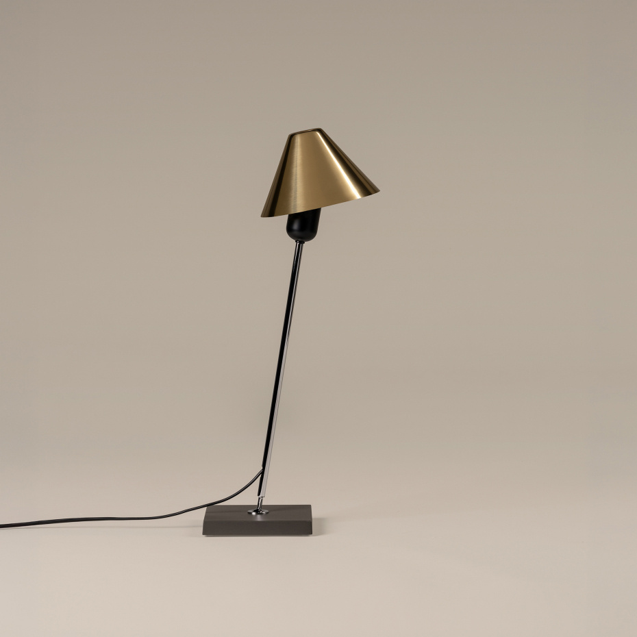 Gira Bordslampa Brass
