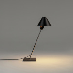 Gira Bordslampa Black Anodized Aluminum Gira Bordslampa Black Anodized Aluminum