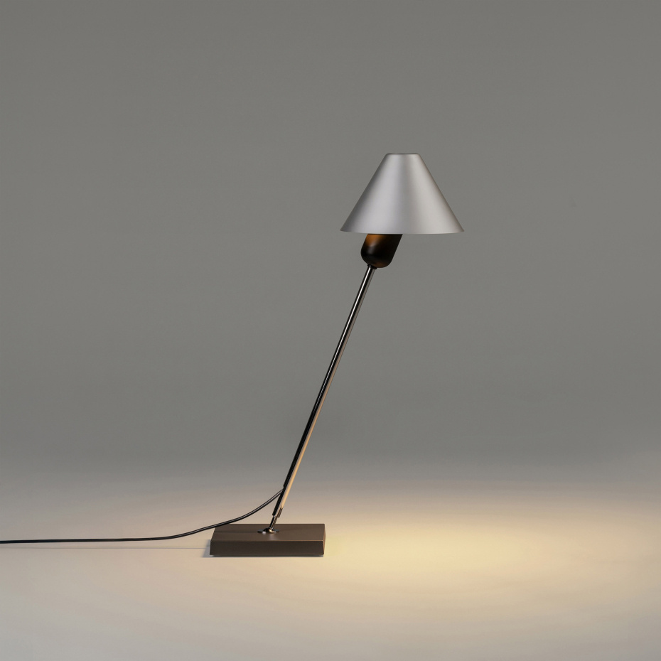 Gira Bordslampa Natural Anodized Aluminum