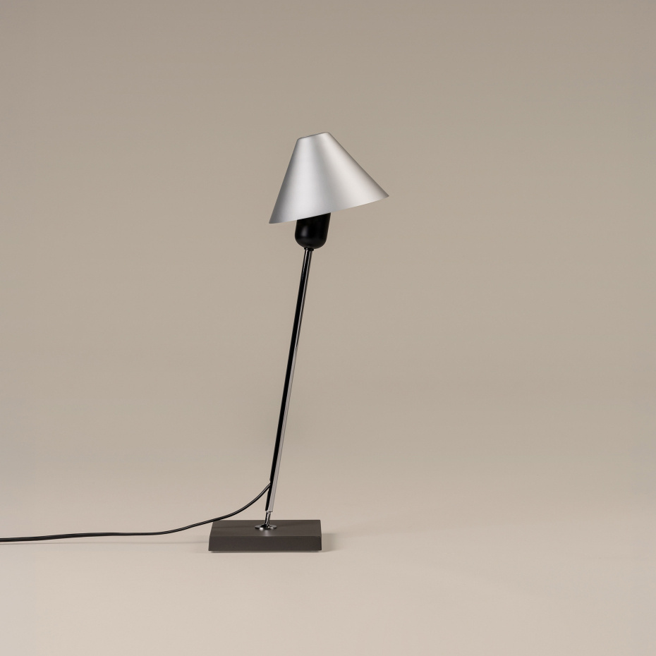 Gira Bordslampa Natural Anodized Aluminum
