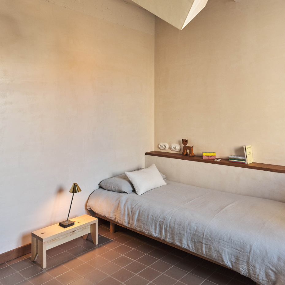 Gira Mini Bordslampa Brass
