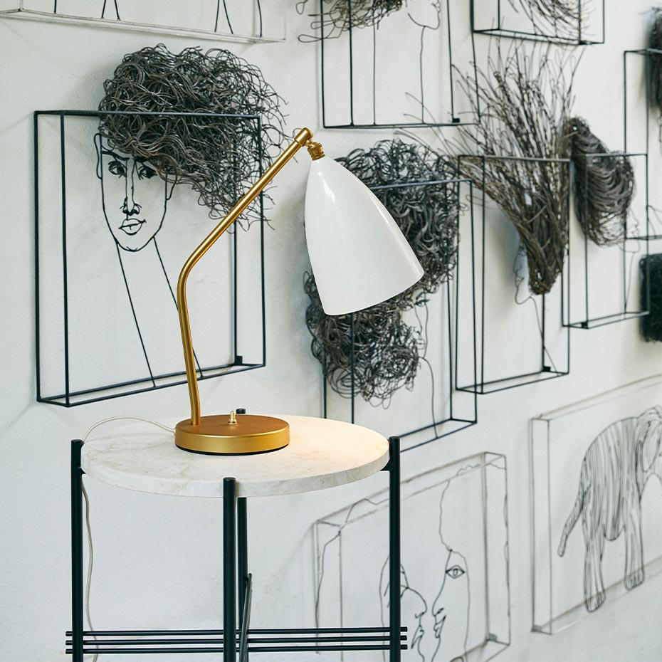 Gräshoppa Bordslampa Alabaster White Glossy