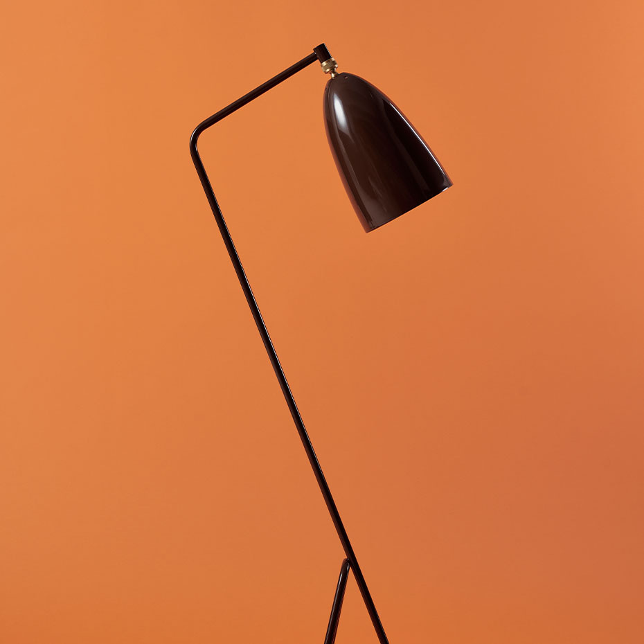 Gräshoppa Golvlampa Walnut Brown Glossy