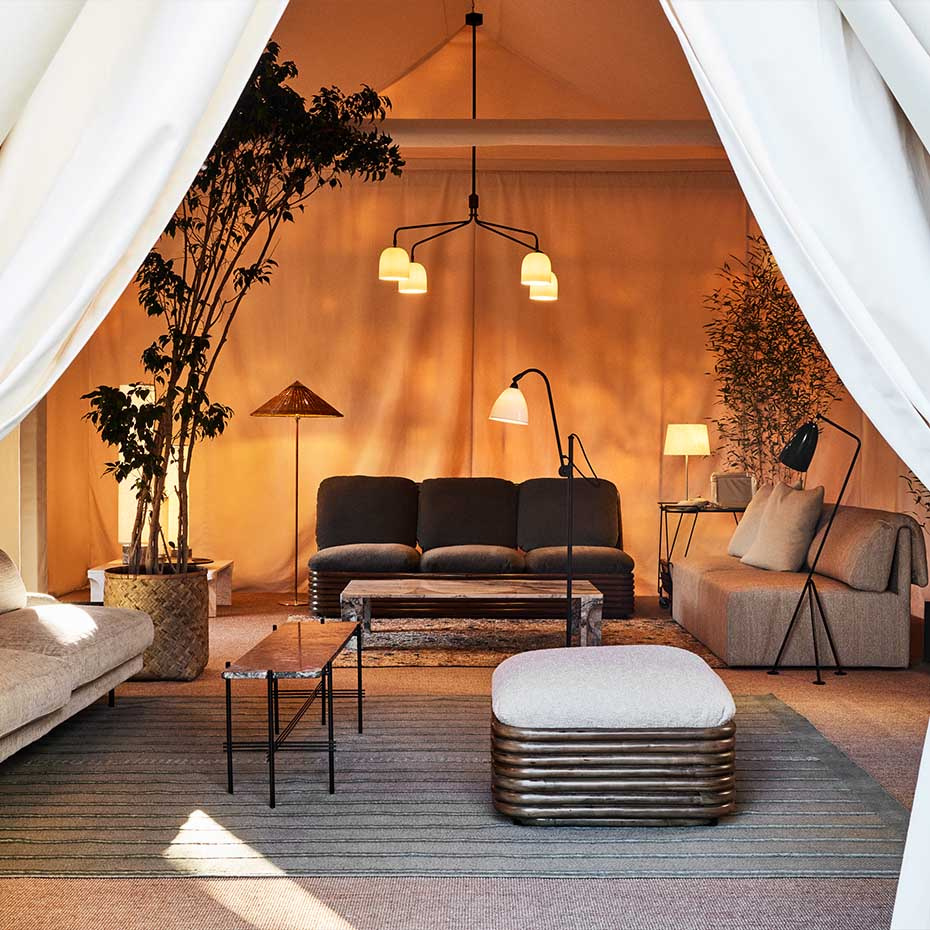 9205 Bordslampa Polished Brass/Canvas