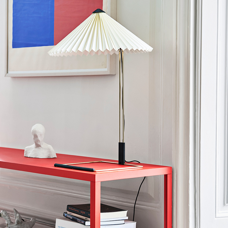 Matin Bordslampa 380 Polished Brass/White