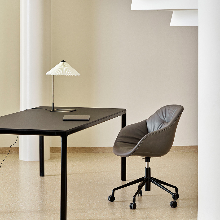 Matin Bordslampa 300 Polished Brass/White