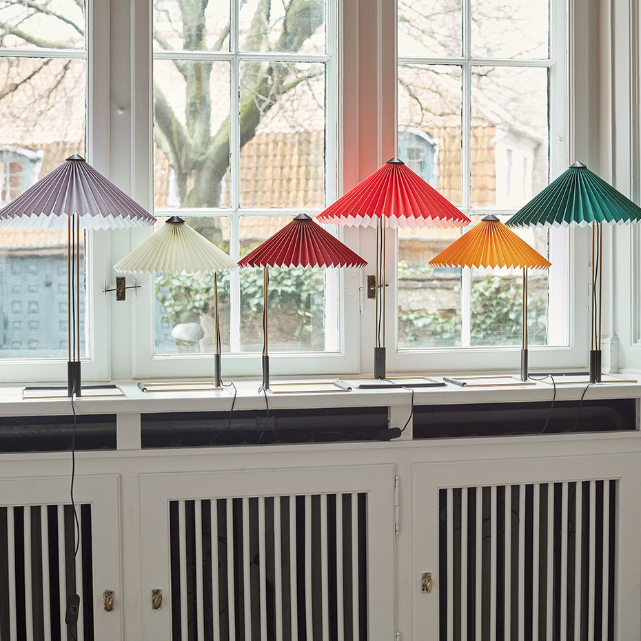 Matin Bordslampa 300 Polished Brass/Lavender