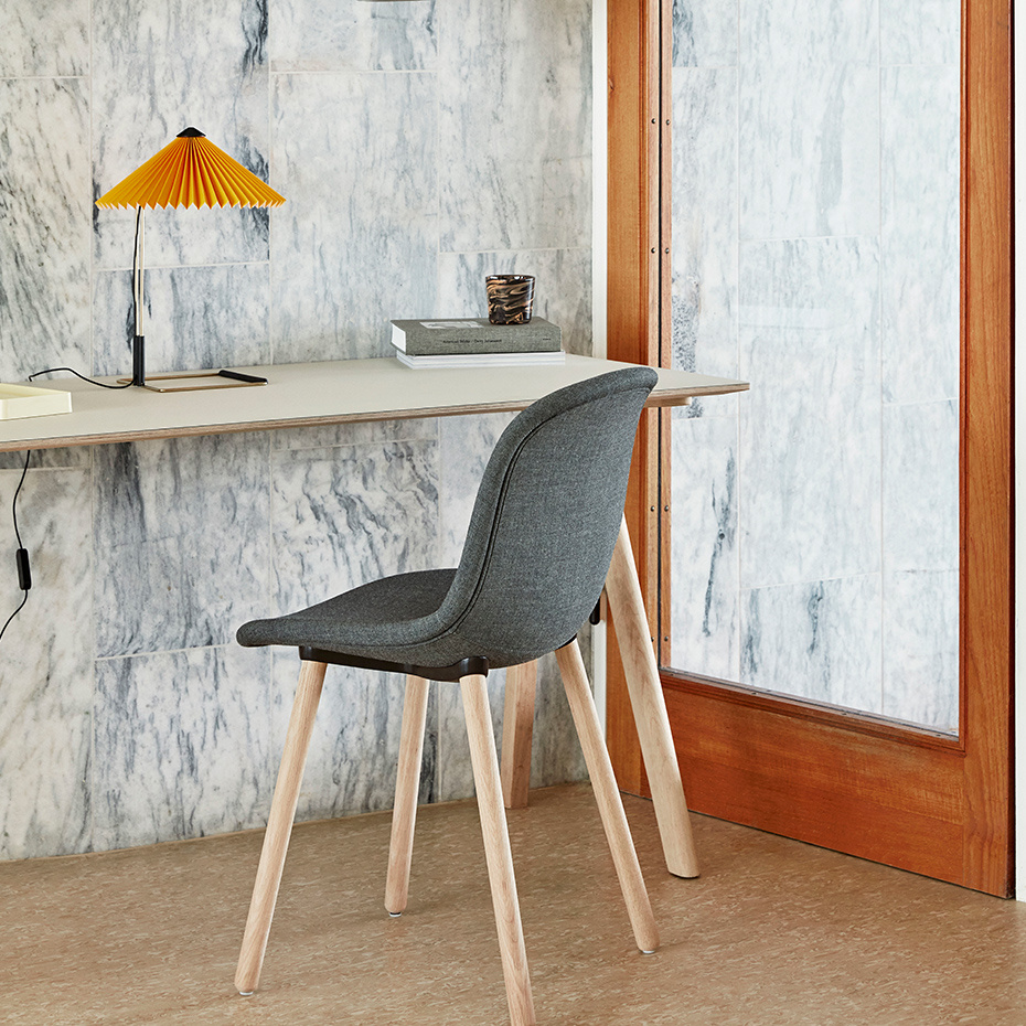 Matin Bordslampa 300 Polished Brass/Yellow