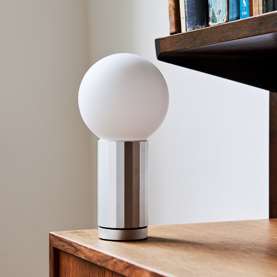 Turn On Bordslampa Aluminium