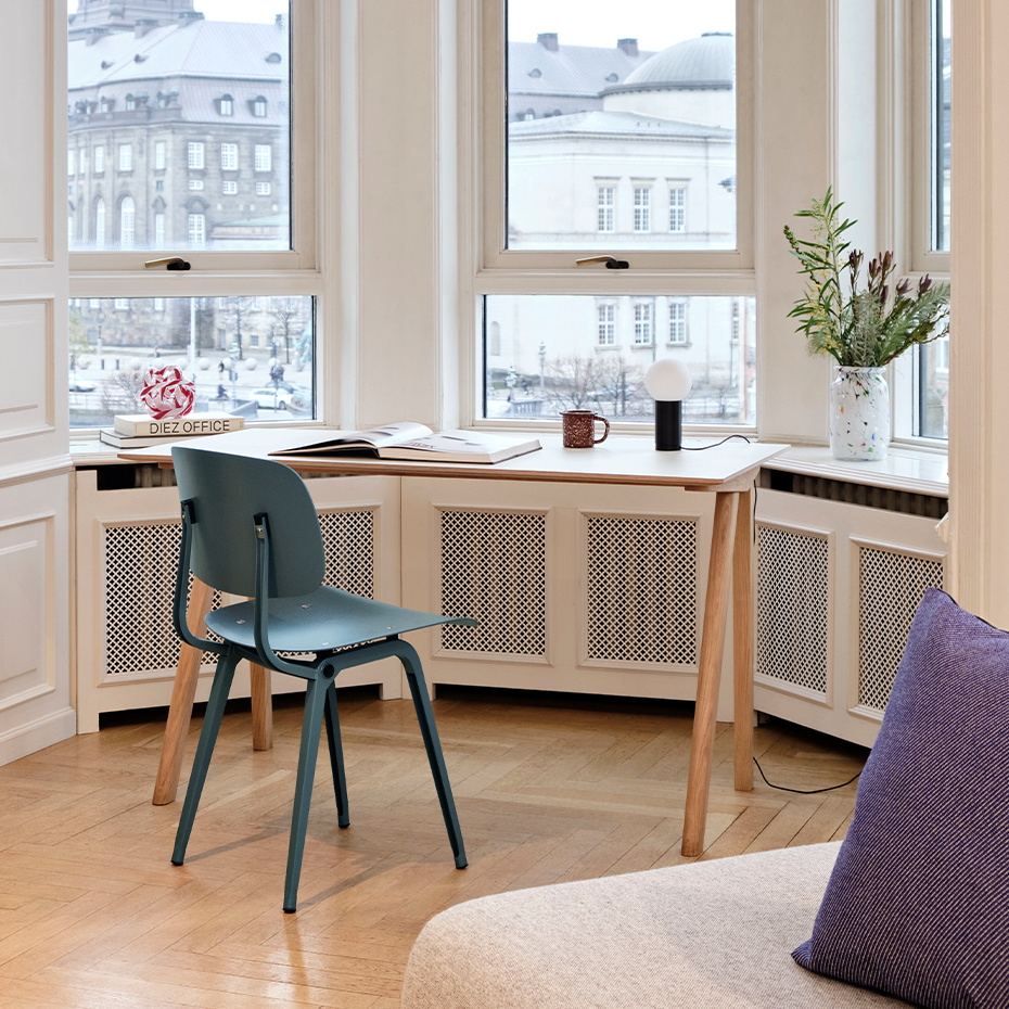 Turn On Bordslampa Aluminium