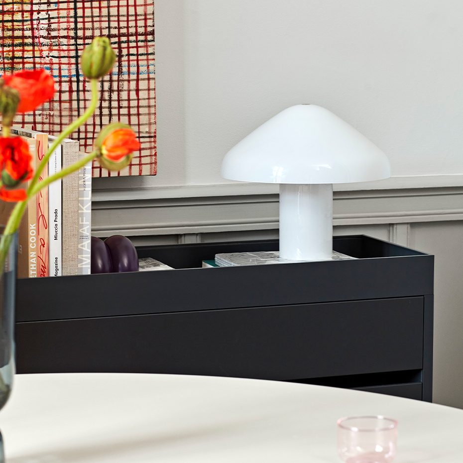 Pao Glass Bordslampa 350 White Opal Glass