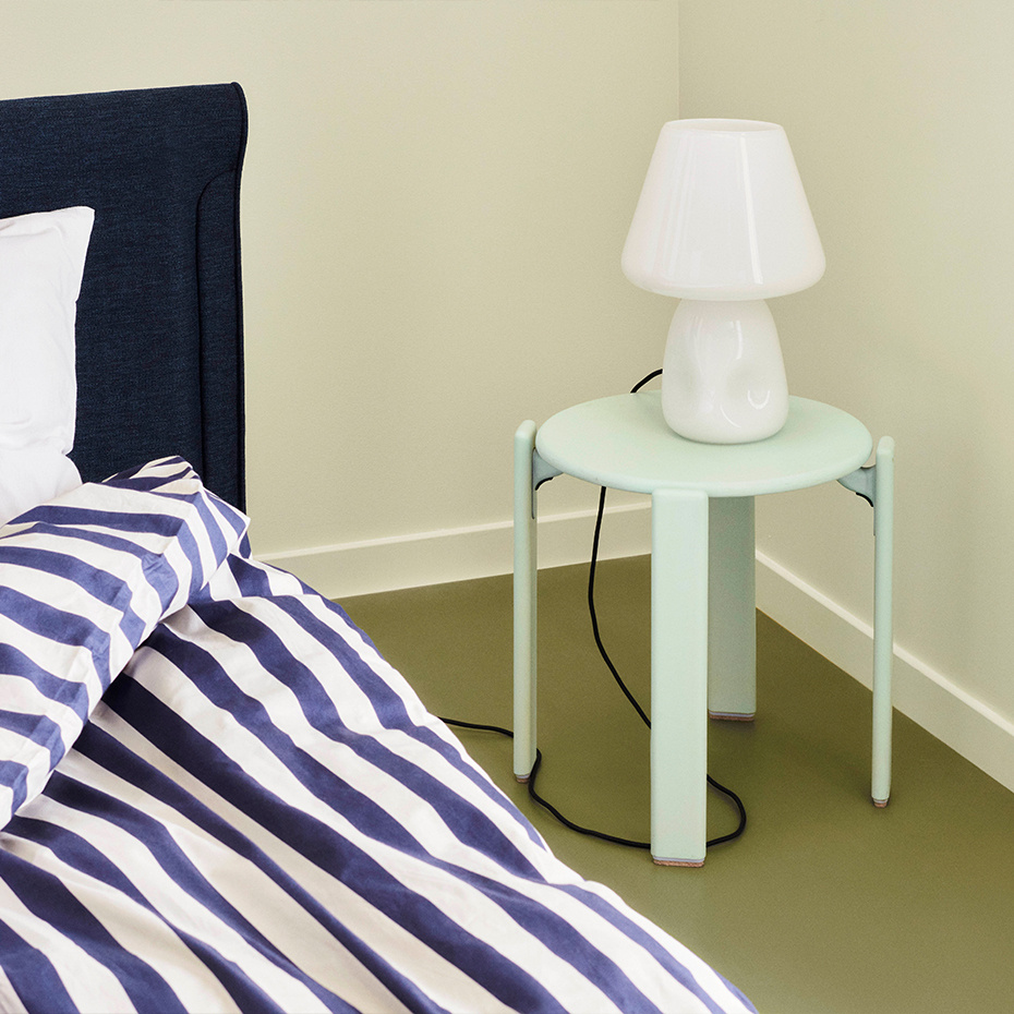 Apollo Bordslampa White Opal Glass